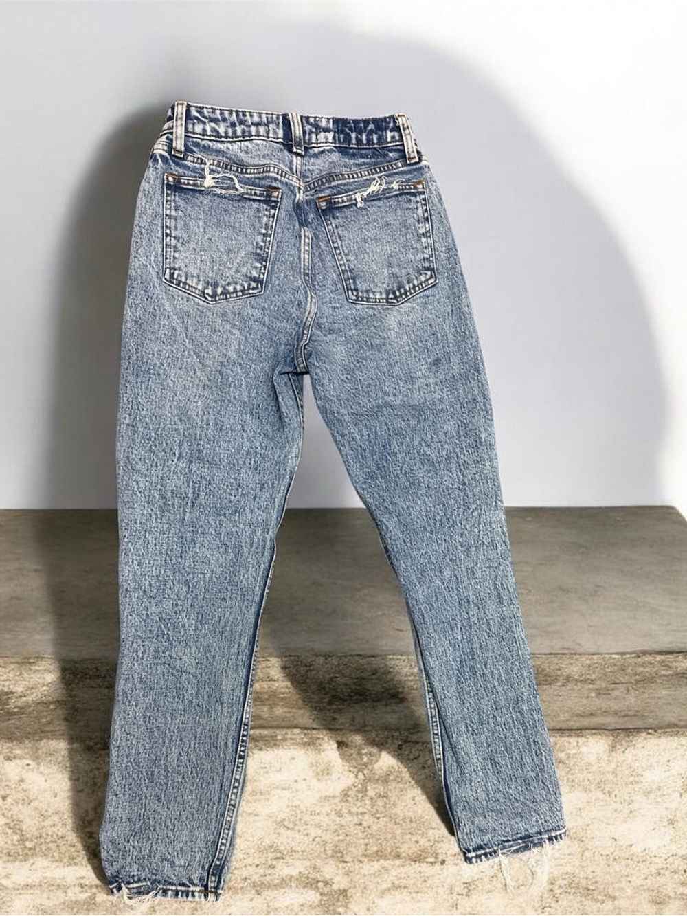 Abercrombie & Fitch Mom High-Rise SZ-00 Waist 24 Light Blue Vintage Wash Jeans